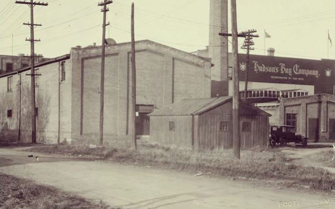 The Loft building in 1939